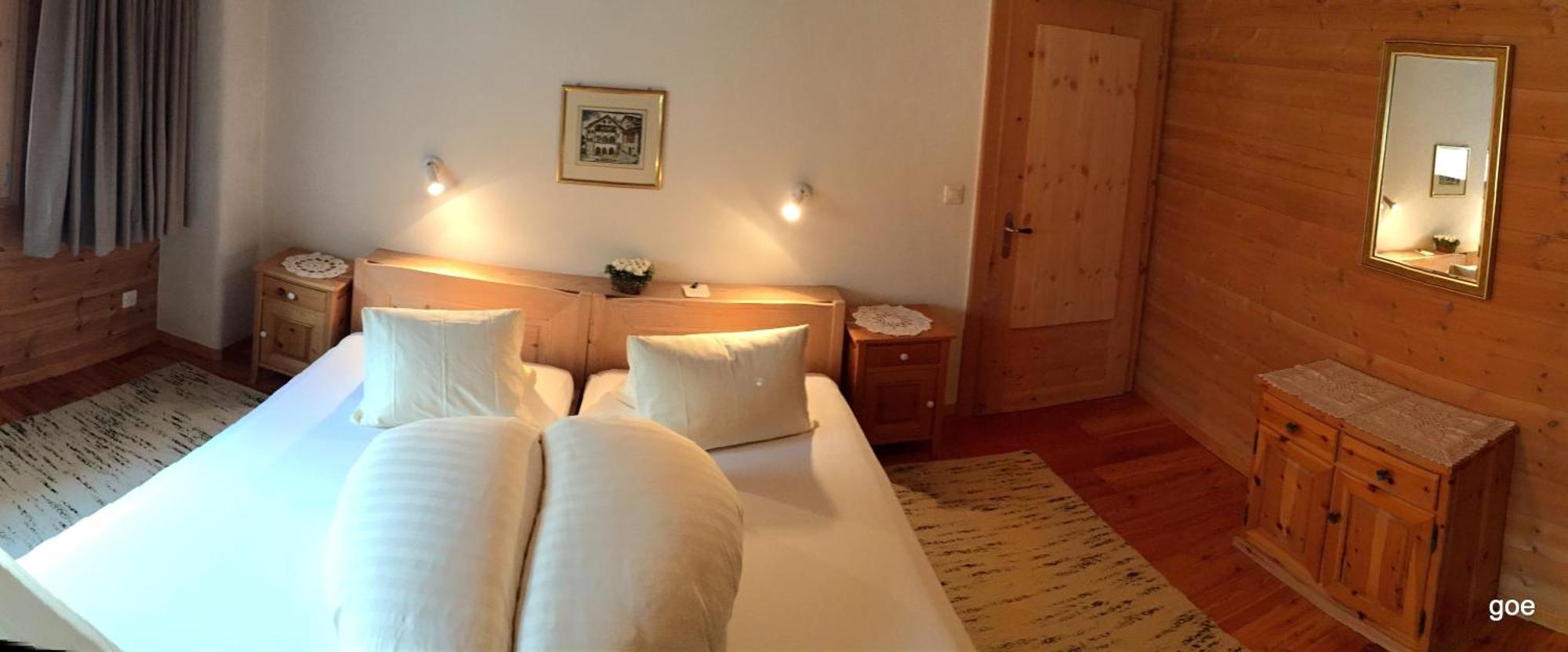Hotel Chasa Sofia Scuol Habitación foto